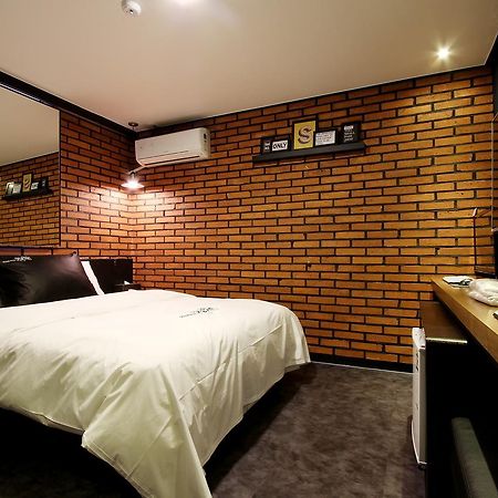 Daejeon Page Hotel Bagian luar foto