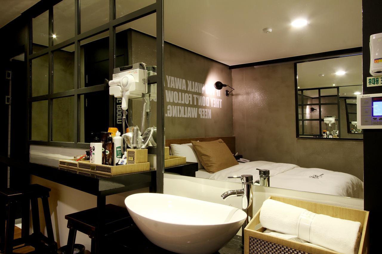 Daejeon Page Hotel Bagian luar foto